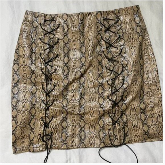 ⭐️ Lace Up Snake Python Pleather Hipster Hippie Sexy Romantic Party Mini Skirt - Picture 2 of 5